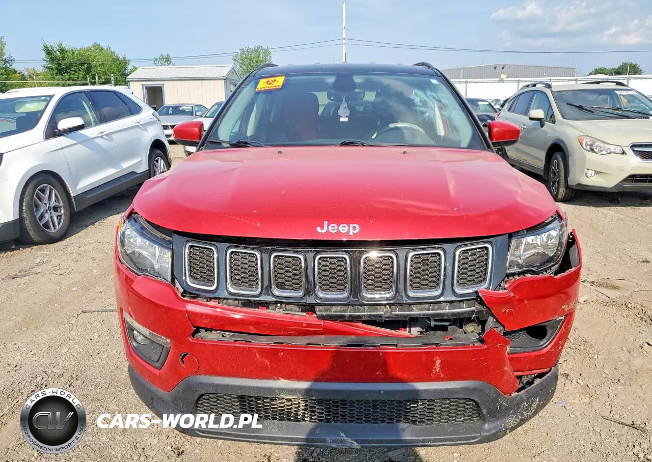 2018 Jeep Compass Latitude VIN:3C4NJDBBXJT115279 - 5