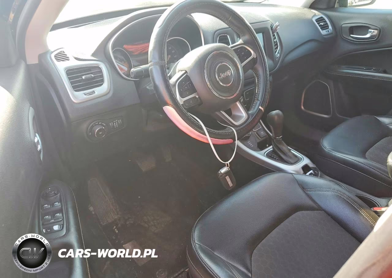 2018 Jeep Compass Latitude VIN:3C4NJDBBXJT115279 - 8