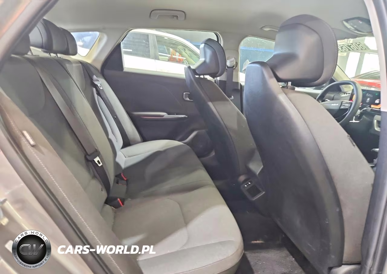 2025 Kia K4 Lxs VIN:3KPFT4DE6SE054475 - 10