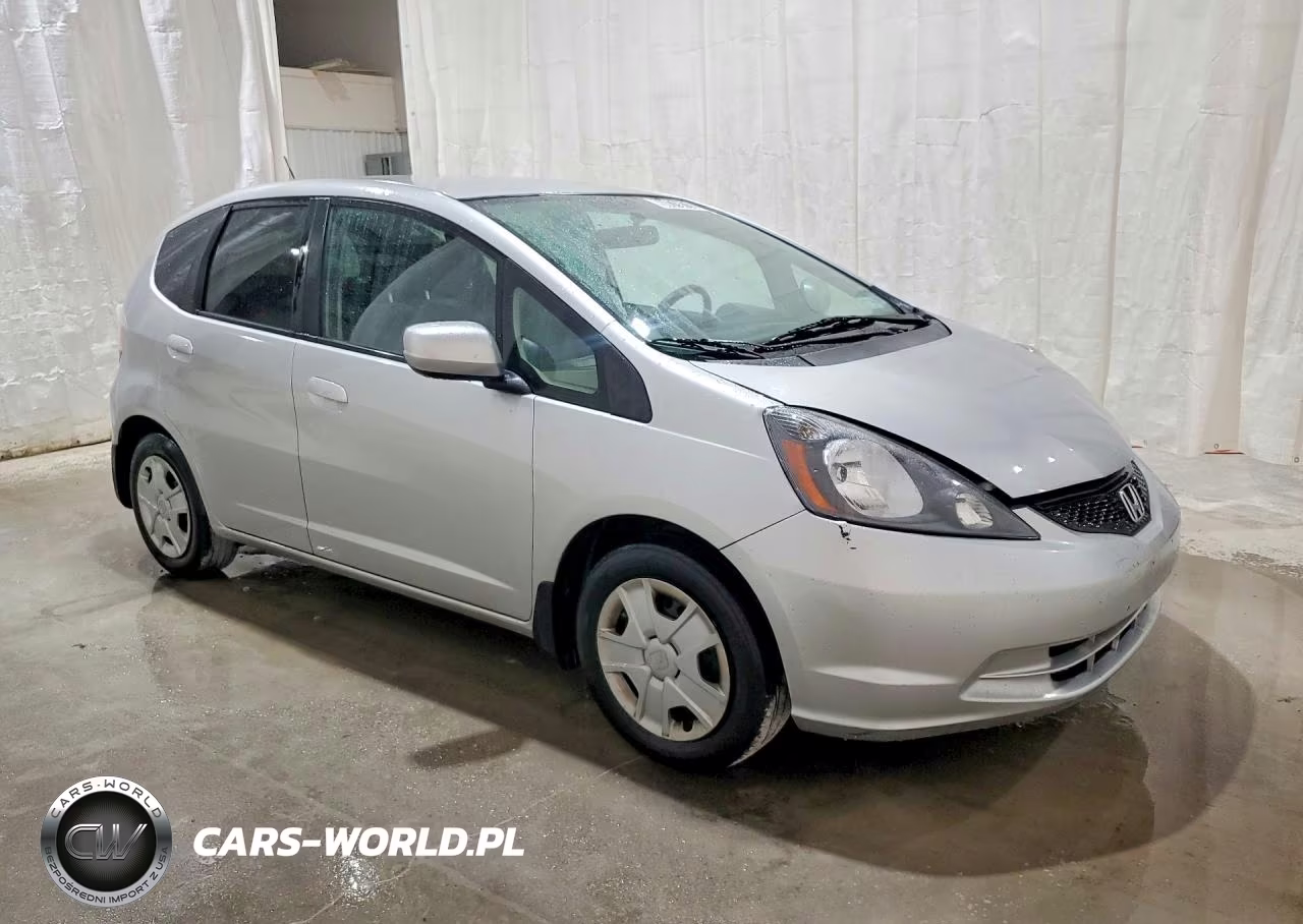 2013 Honda Fit VIN:JHMGE8H34DC007906 - 4