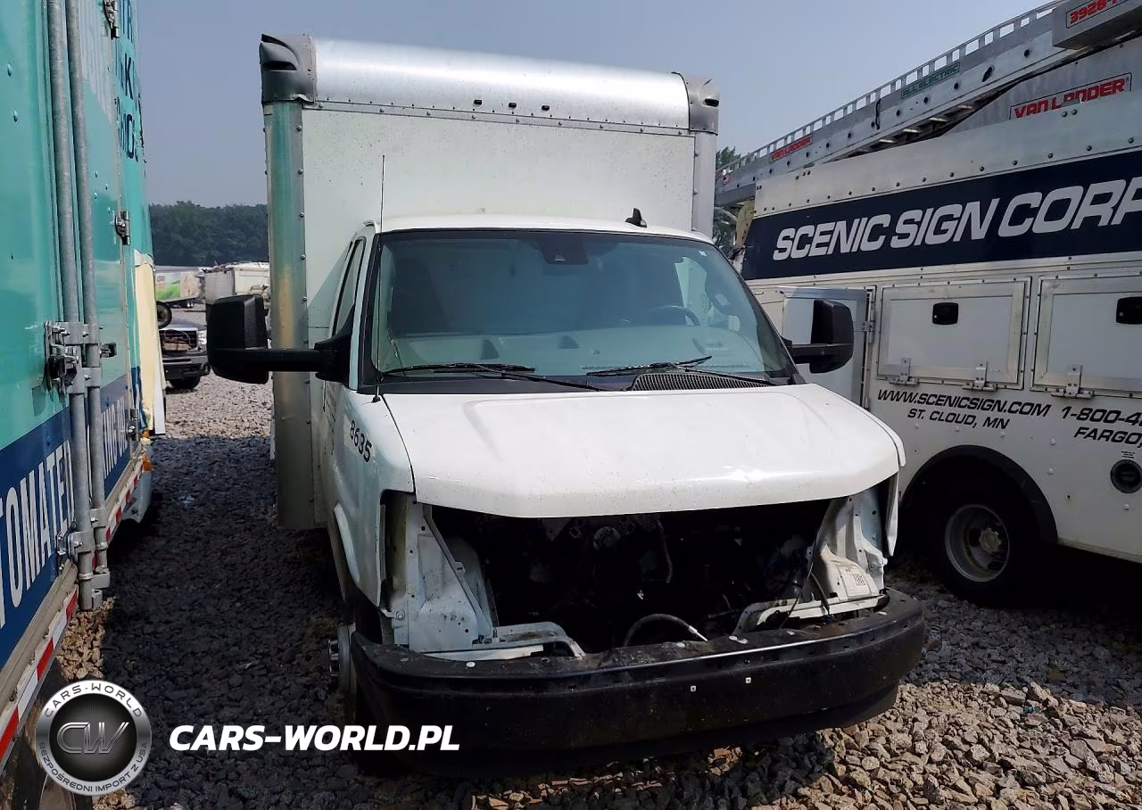2020 GMC Savana Cutaway G3500 VIN:7GZ37TCG8LN008635 - 4