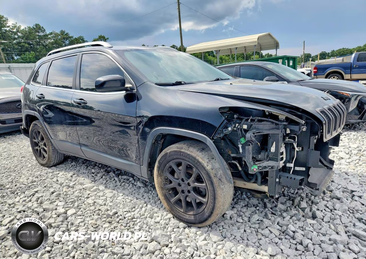 2016 Jeep Cherokee Latitude VIN:1C4PJMCB4GW259596 - 4