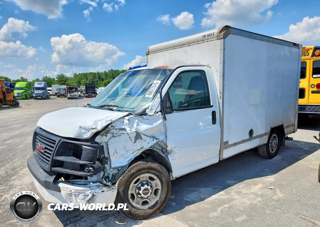 2013 GMC Savana Box Truck