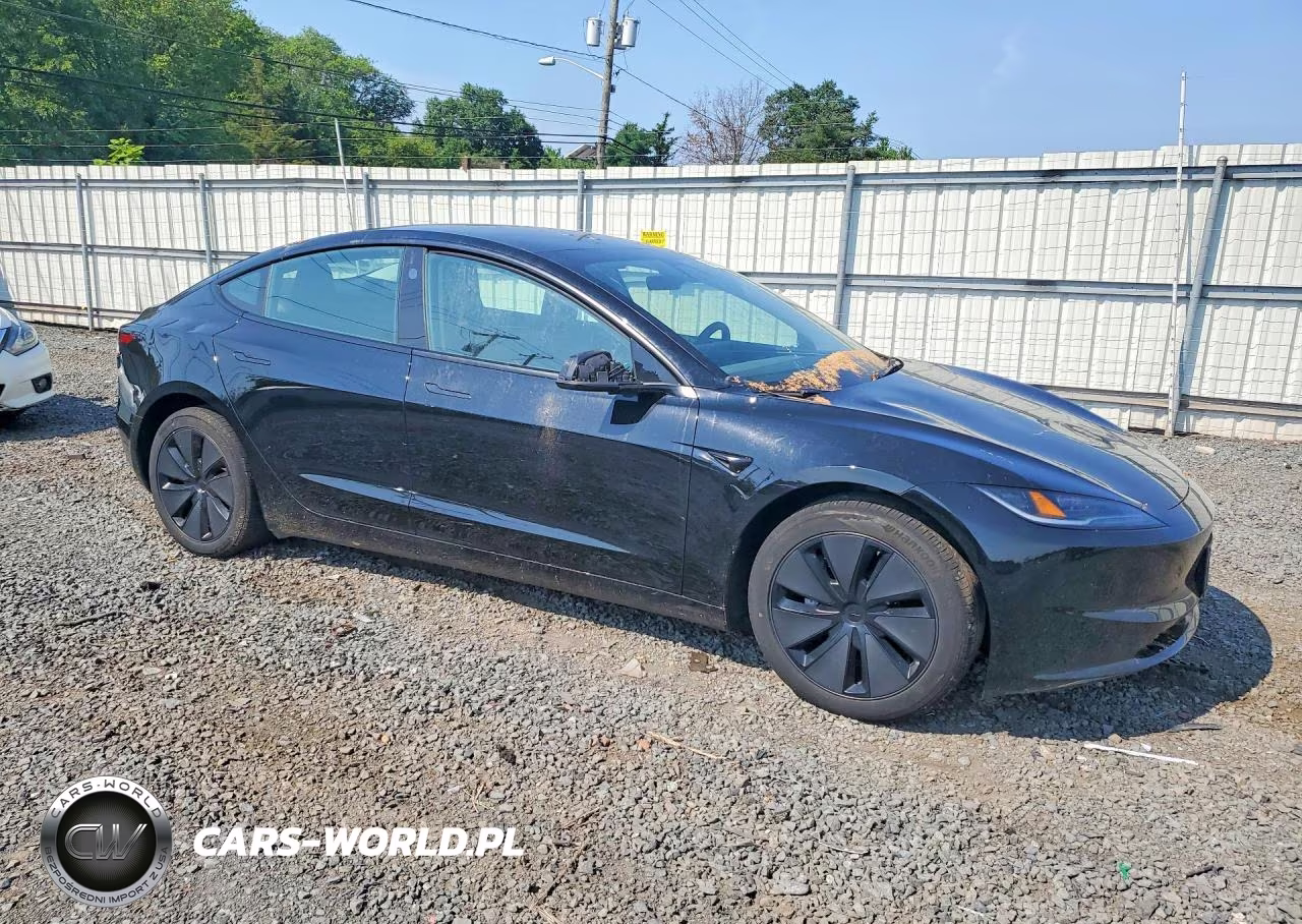 2024 Tesla Model 3 VIN:5YJ3E1EB8RF836779 - 4