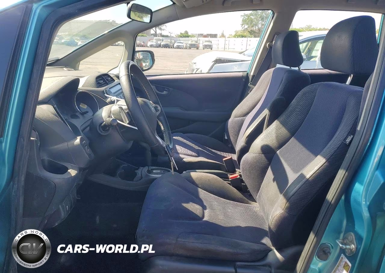 2013 Honda Fit Sport VIN:JHMGE8H55DC015353 - 7