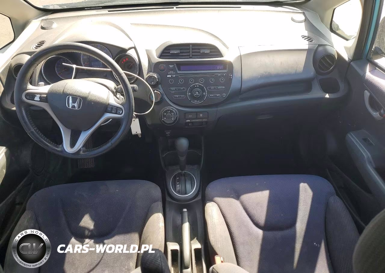 2013 Honda Fit Sport VIN:JHMGE8H55DC015353 - 8