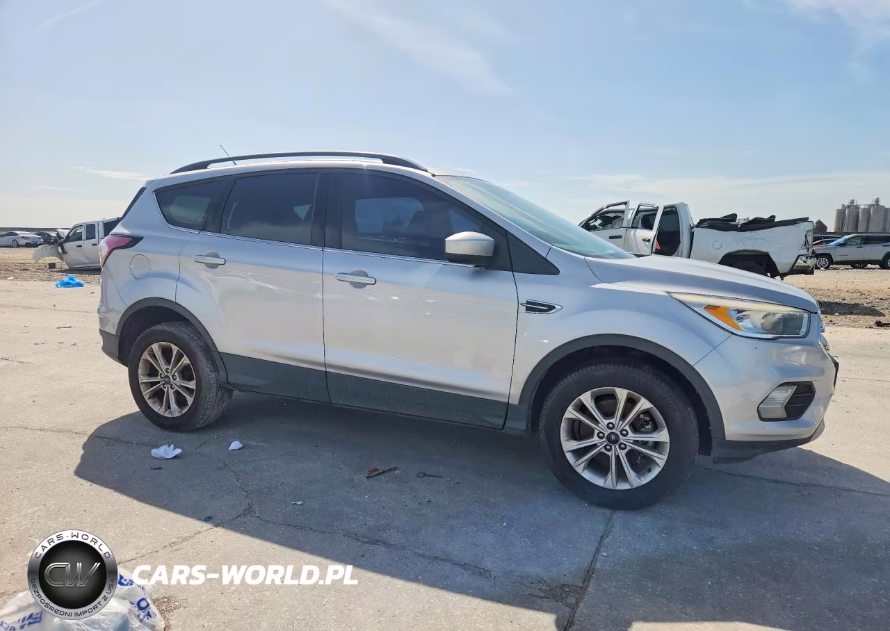 2018 Ford Escape Se VIN:1FMCU9G90JUB48889 - 4