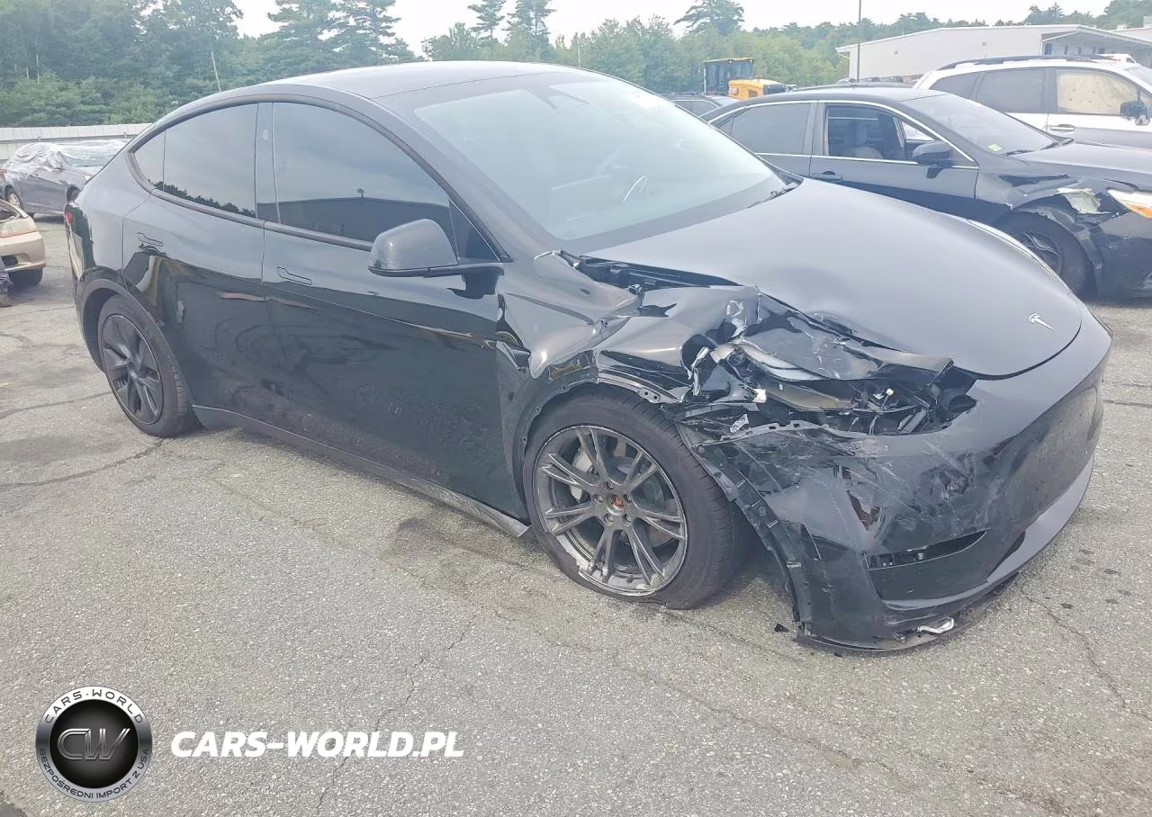 2024 Tesla Model Y VIN:7SAYGDEE5RA306832 - 4
