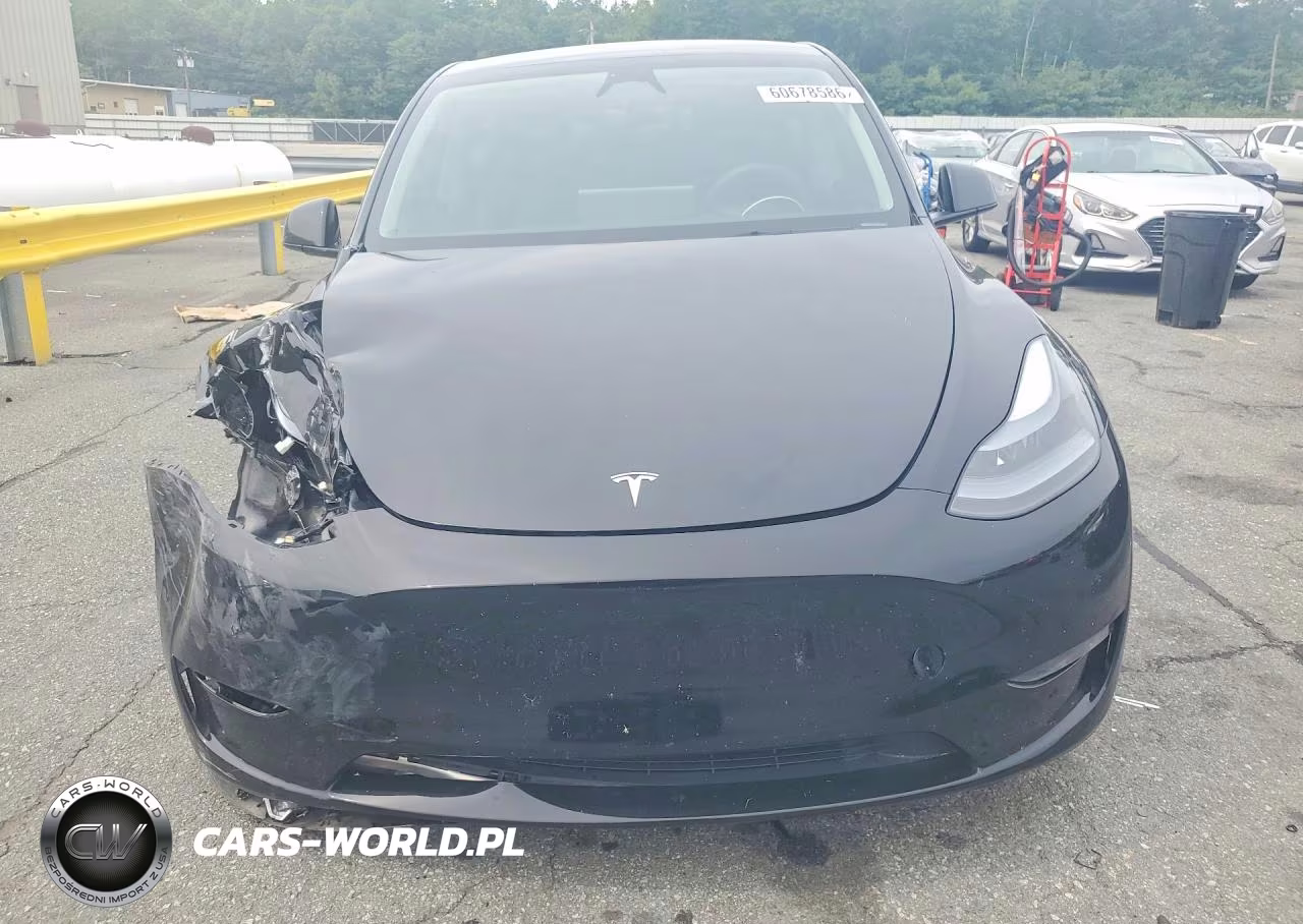2024 Tesla Model Y VIN:7SAYGDEE5RA306832 - 5
