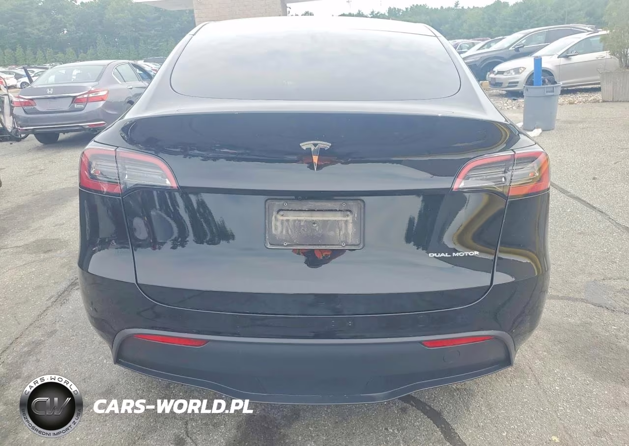 2024 Tesla Model Y VIN:7SAYGDEE5RA306832 - 6