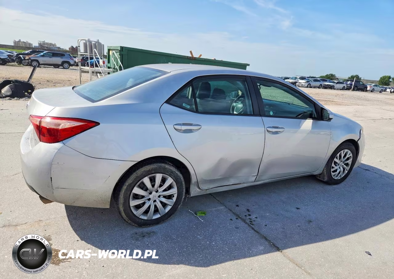 2019 Toyota Corolla Le VIN:2T1BURHE7KC243511 - 3