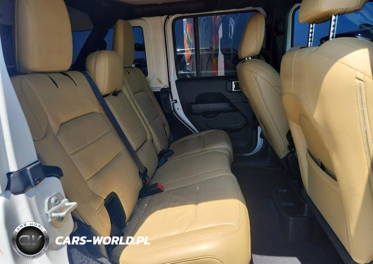 2018 Jeep Wrangler Unlimited Sahara VIN:1C4HJXEG4JW115889 - 10