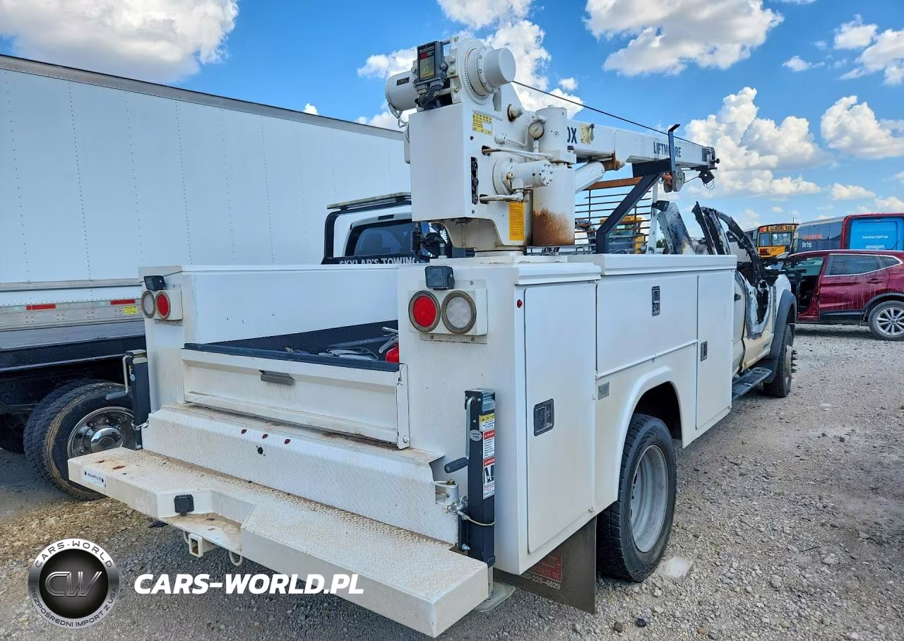 2025 Ford F450 Super Duty VIN:1FD0W4HTXSEC20817 - 3
