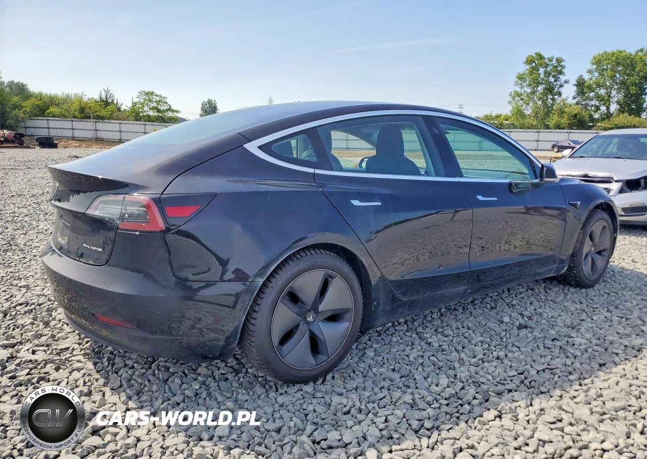 2018 Tesla Model 3 VIN:5YJ3E1EB0JF127252 - 3