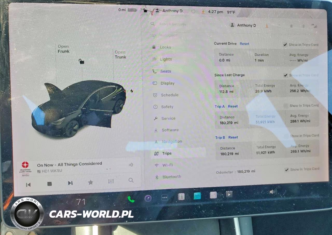 2018 Tesla Model 3 VIN:5YJ3E1EB0JF127252 - 9