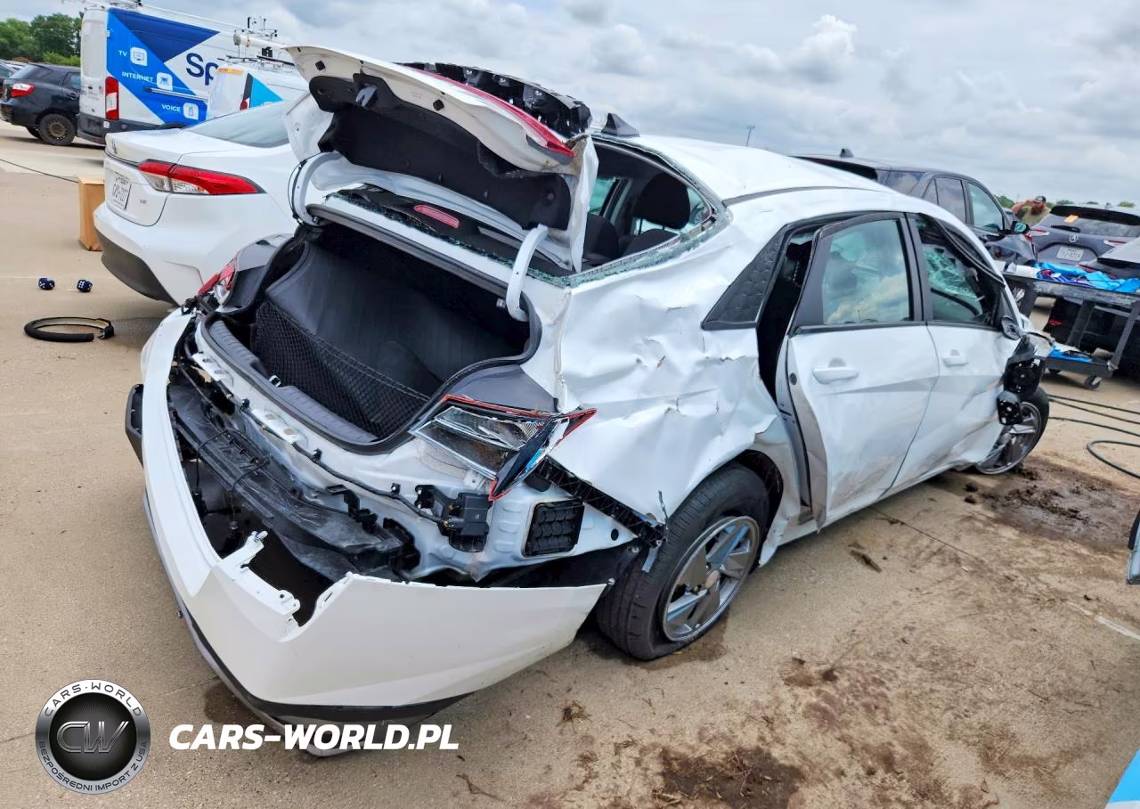 2026 Hyundai Elantra Se VIN:KMHLL4DG2TU142023 - 3