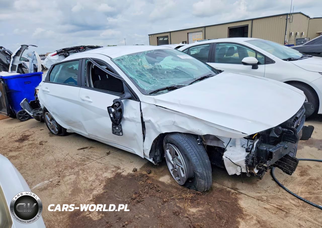 2026 Hyundai Elantra Se VIN:KMHLL4DG2TU142023 - 4