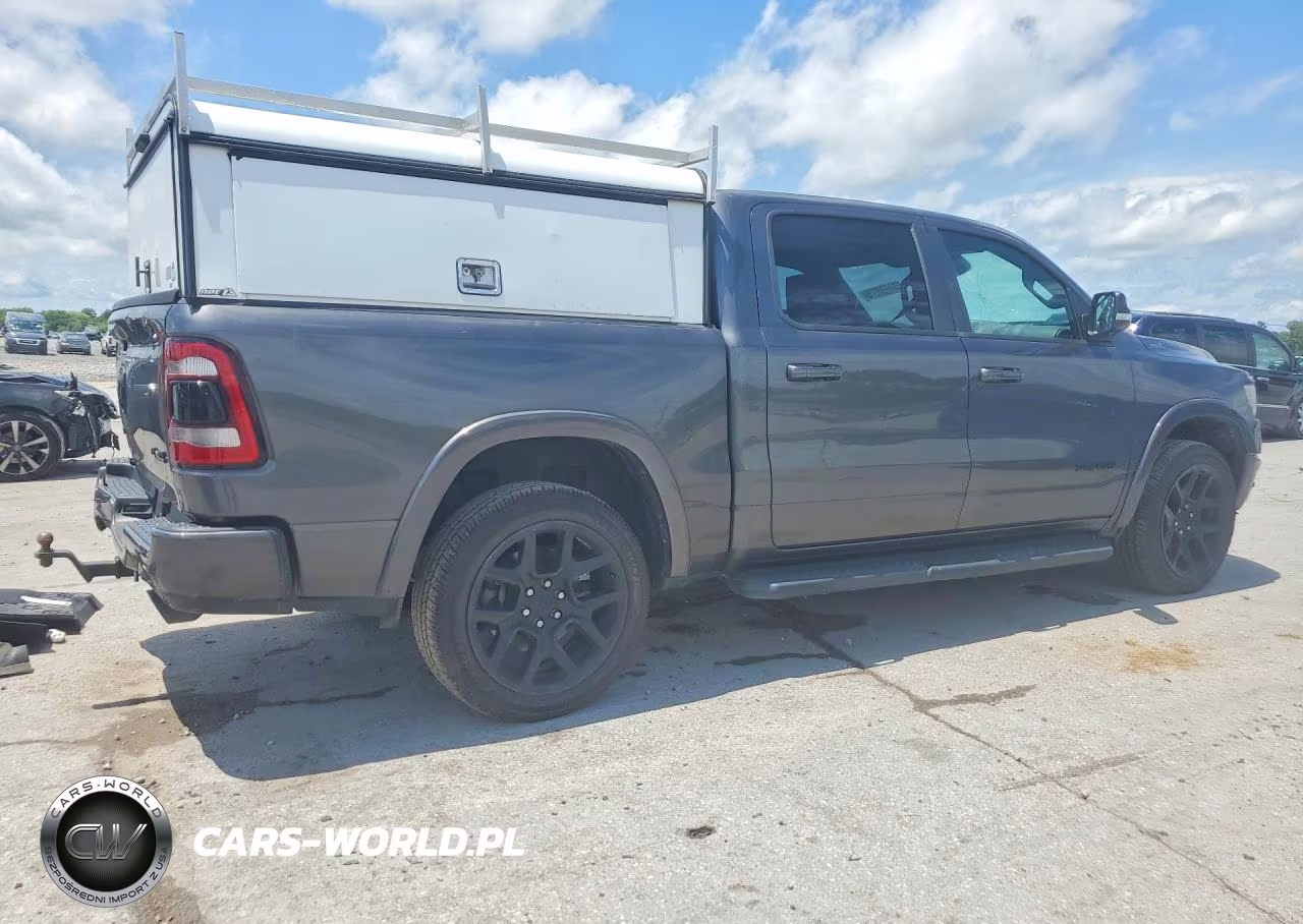 2021 Ram 1500 Laramie VIN:1C6SRFJT5MN733624 - 3
