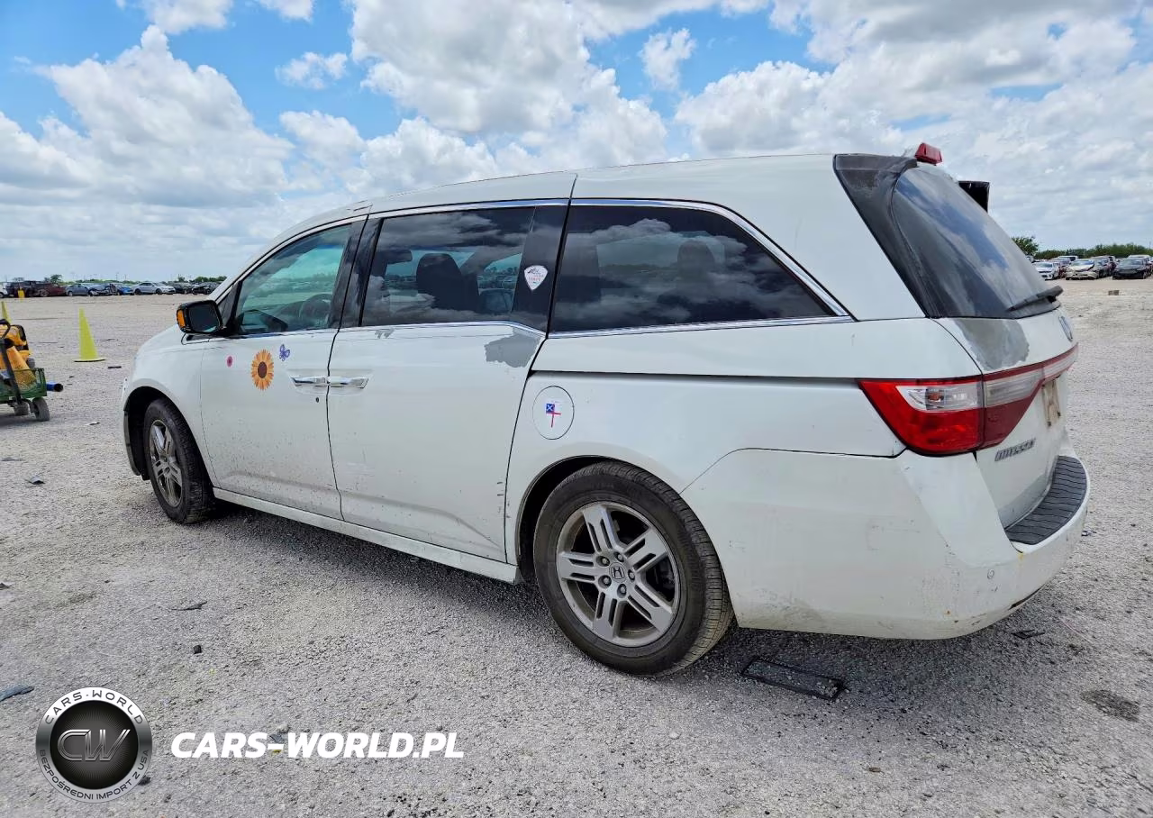 2012 Honda Odyssey Touring VIN:5FNRL5H94CB141075 - 2