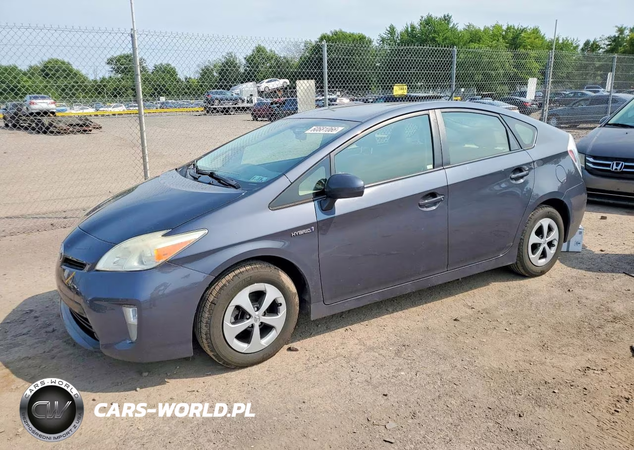 2013 Toyota Prius Two – zdjęcie 1 z 12