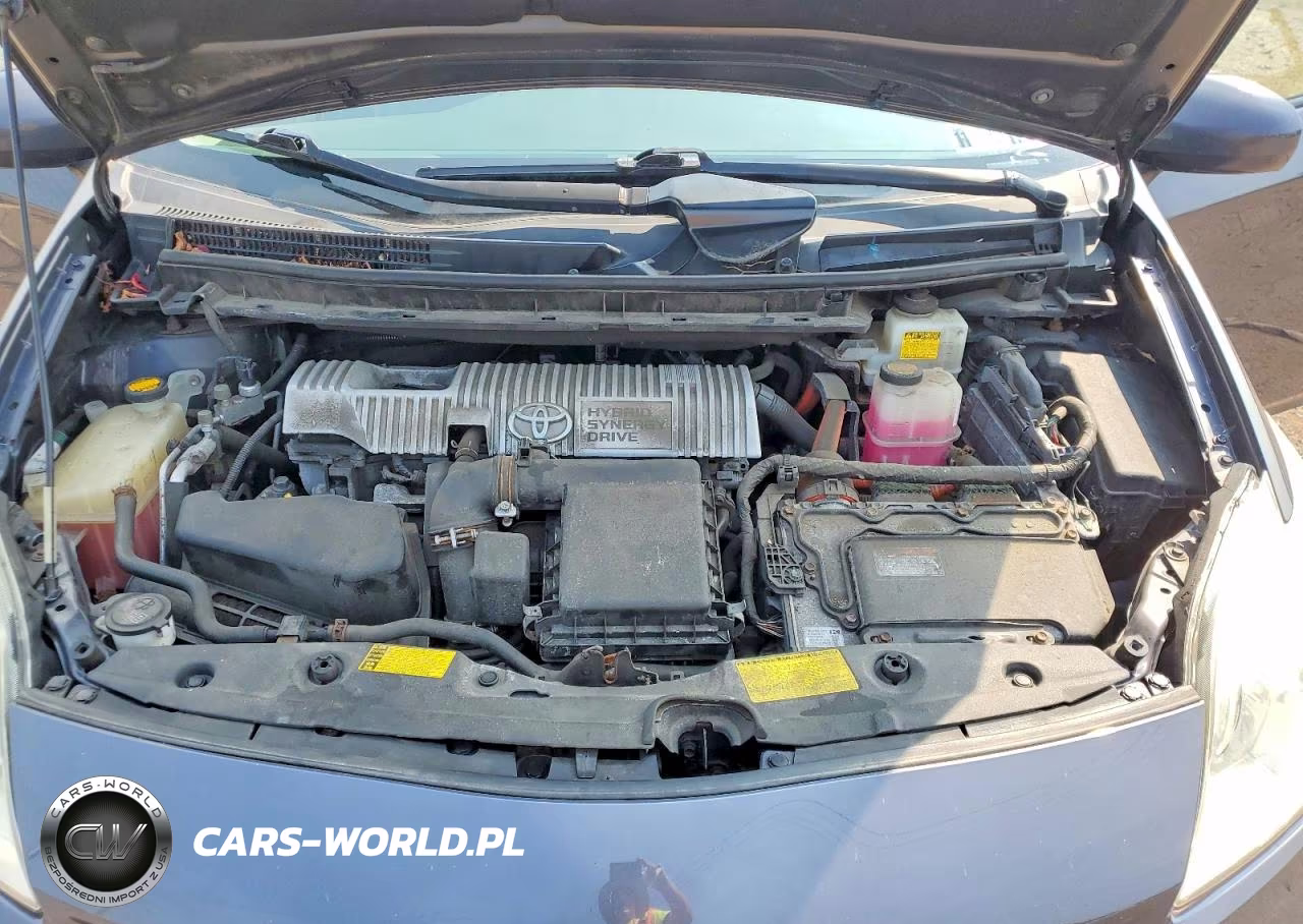 2013 Toyota Prius Two VIN:JTDKN3DU7D5699211 - 11