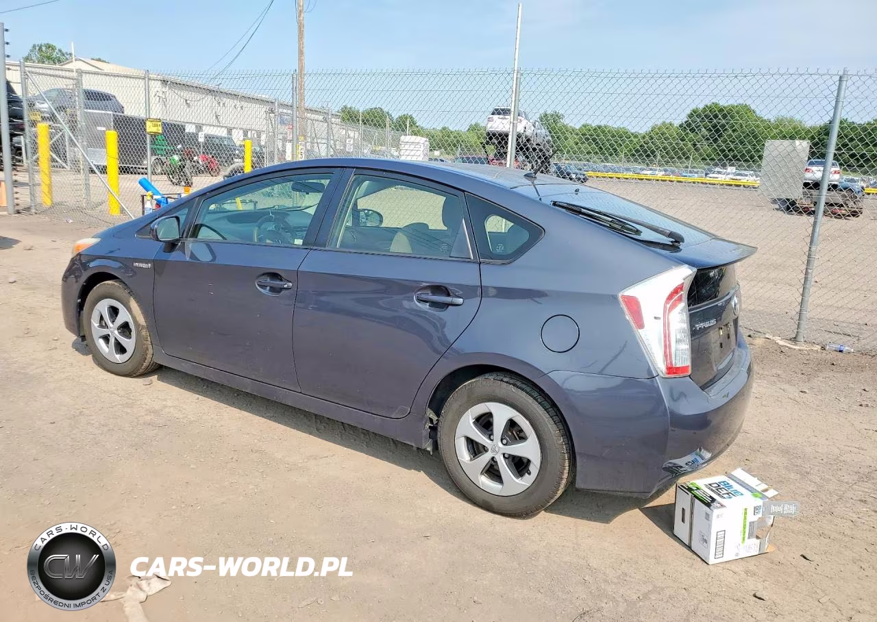 2013 Toyota Prius Two VIN:JTDKN3DU7D5699211 - 2