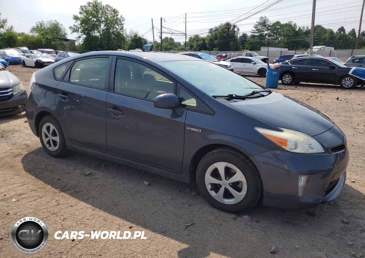 2013 Toyota Prius Two VIN:JTDKN3DU7D5699211 - 4