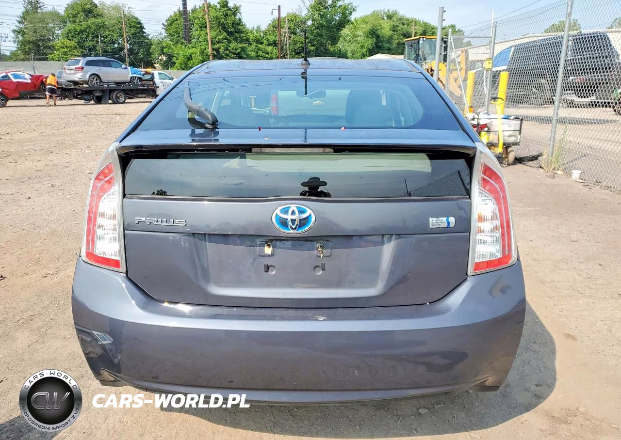 2013 Toyota Prius Two VIN:JTDKN3DU7D5699211 - 6