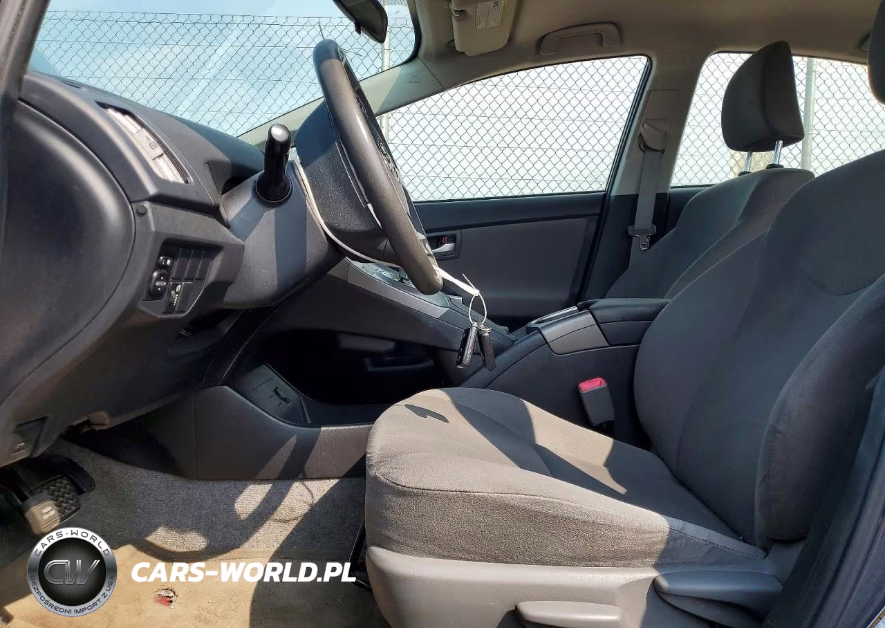 2013 Toyota Prius Two VIN:JTDKN3DU7D5699211 - 7