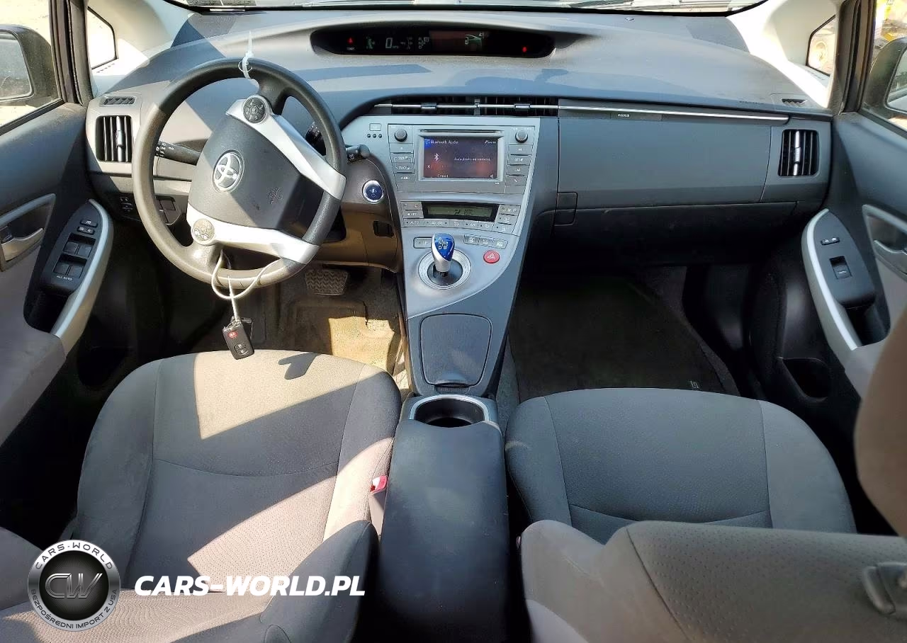 2013 Toyota Prius Two VIN:JTDKN3DU7D5699211 - 8