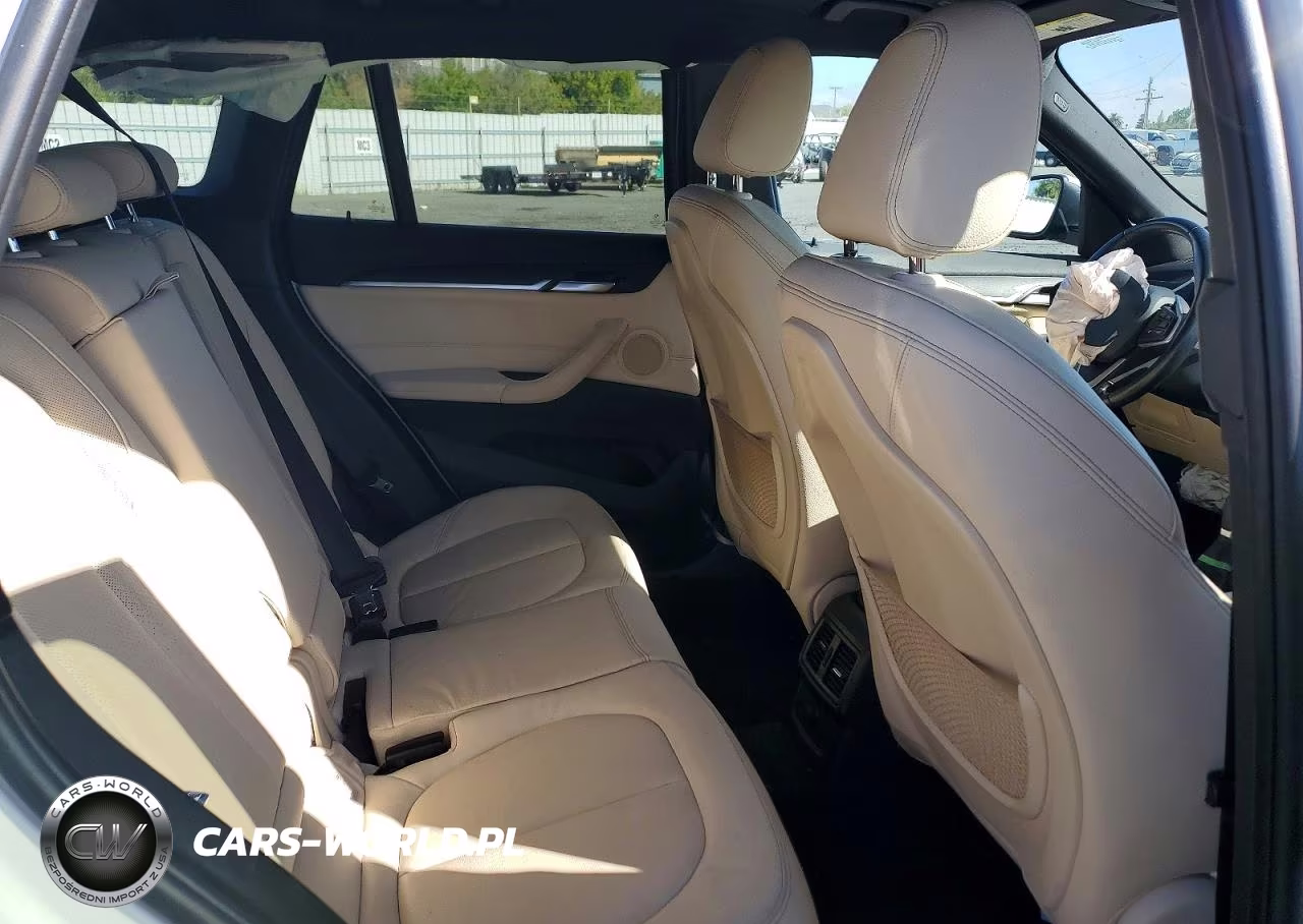 2017 BMW X1 xDrive28I VIN:WBXHT3C36H5F74852 - 10