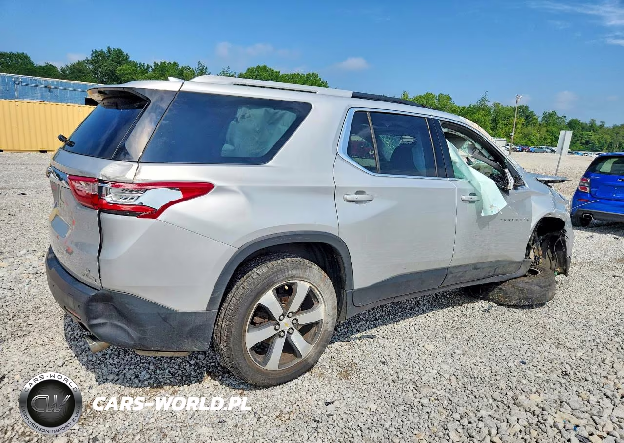 2018 Chevrolet Traverse Lt VIN:1GNERHKW3JJ214673 - 3