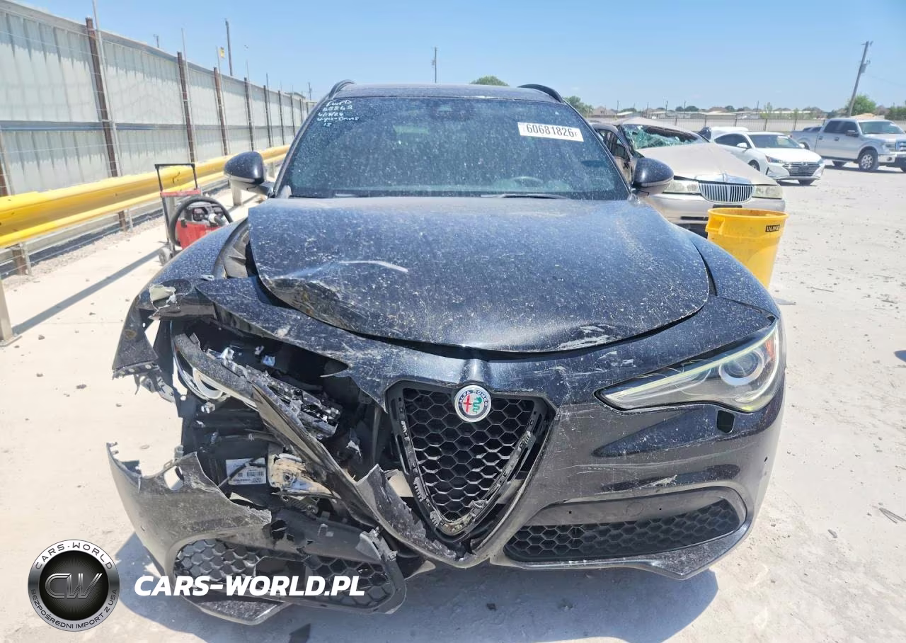 2018 Alfa Romeo Stelvio Ti Sport VIN:ZASFAKNN8J7B91335 - 5