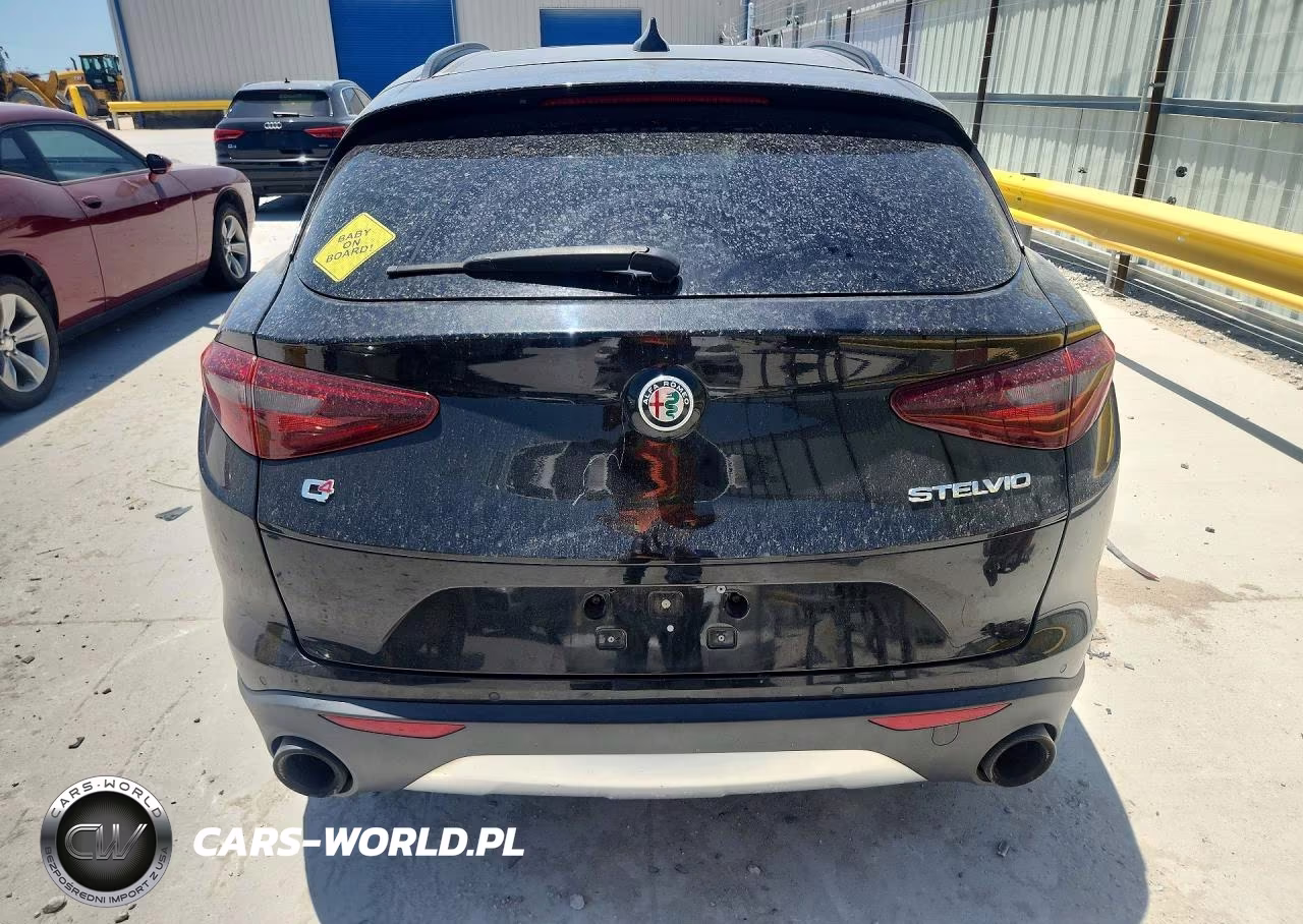 2018 Alfa Romeo Stelvio Ti Sport VIN:ZASFAKNN8J7B91335 - 6