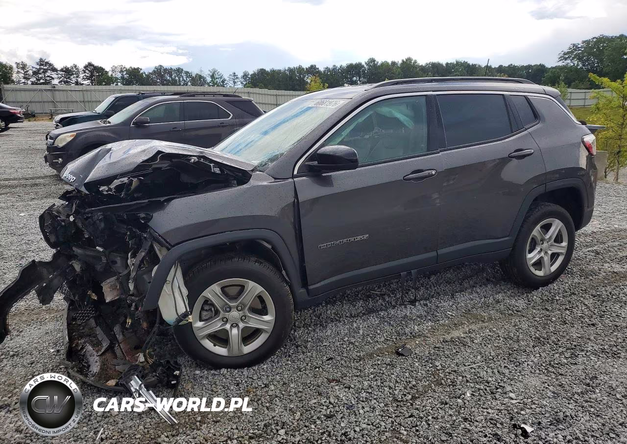 2023 Jeep Compass Latitude – zdjęcie 1 z 13