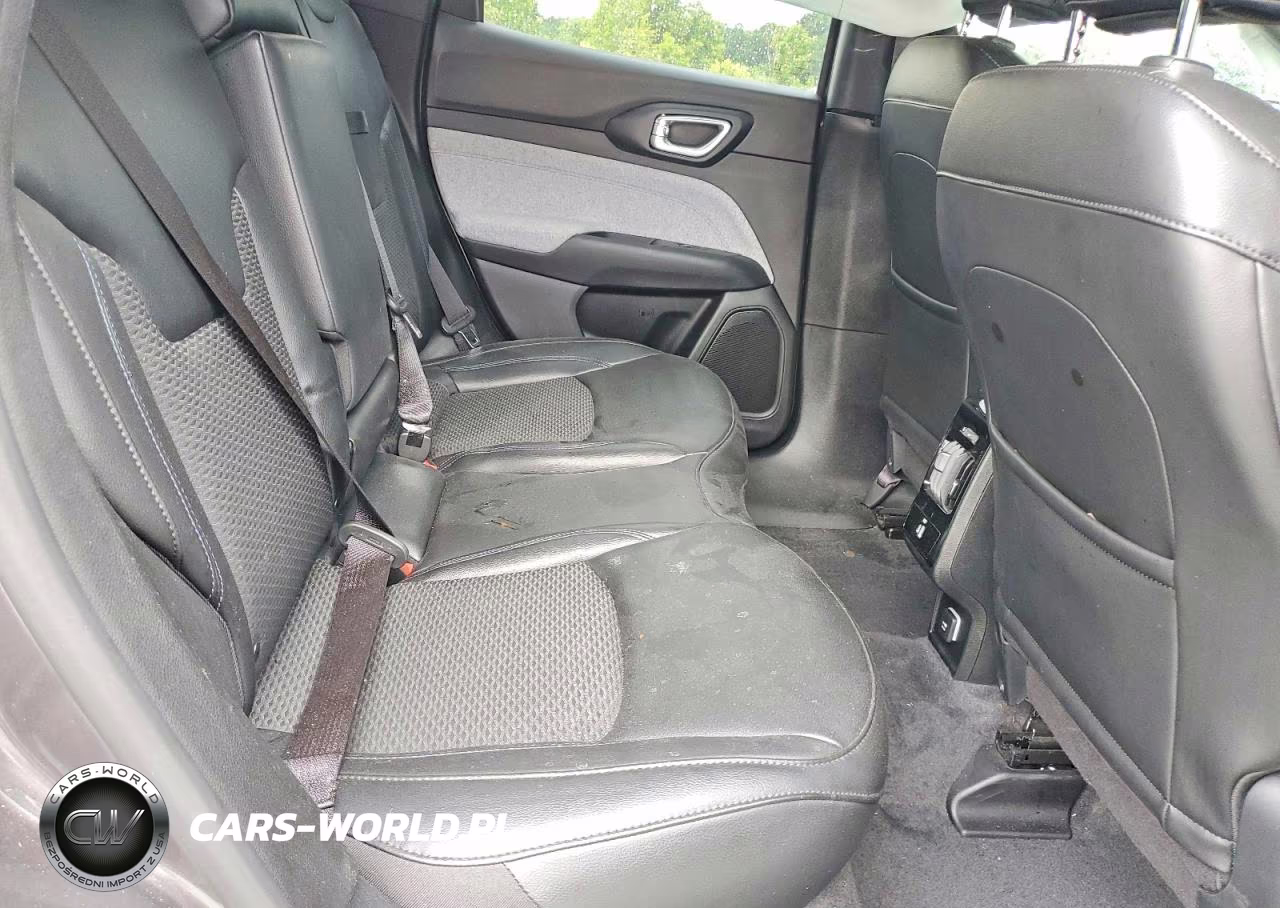 2023 Jeep Compass Latitude VIN:3C4NJDBN0PT523776 - 11