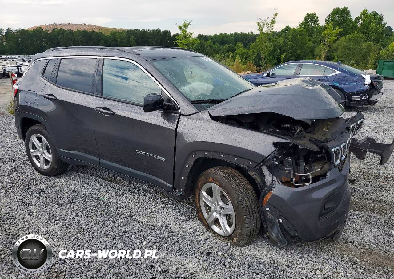 2023 Jeep Compass Latitude VIN:3C4NJDBN0PT523776 - 4
