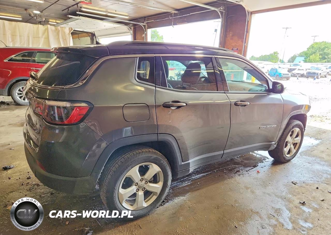 2018 Jeep Compass Latitude VIN:3C4NJDBB8JT162228 - 3