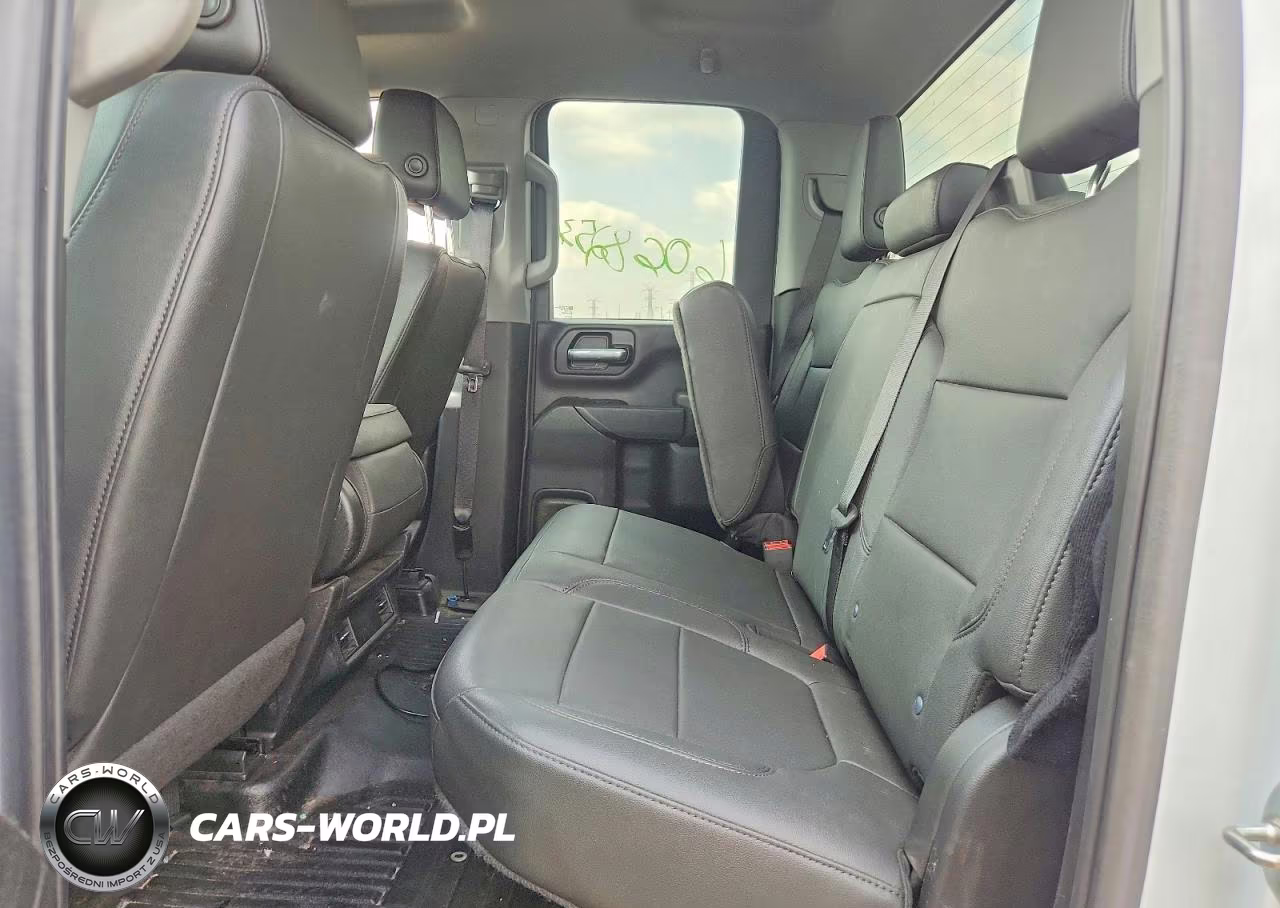 2023 Chevrolet Silverado C3500 VIN:1GB5WRE74PF172932 - 10