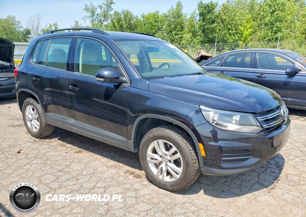 2017 Volkswagen Tiguan S VIN:WVGAV7AX7HK006674 - 4