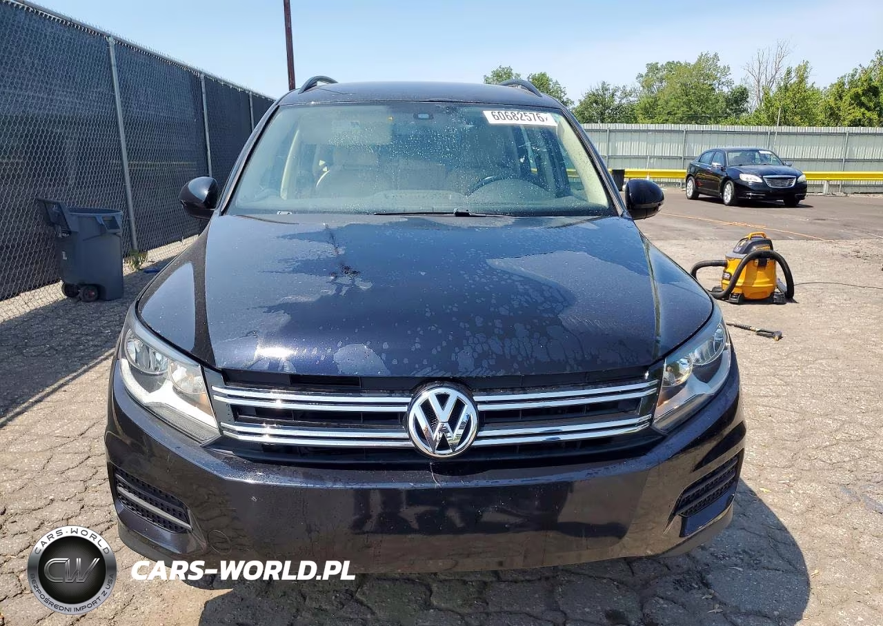 2017 Volkswagen Tiguan S VIN:WVGAV7AX7HK006674 - 5