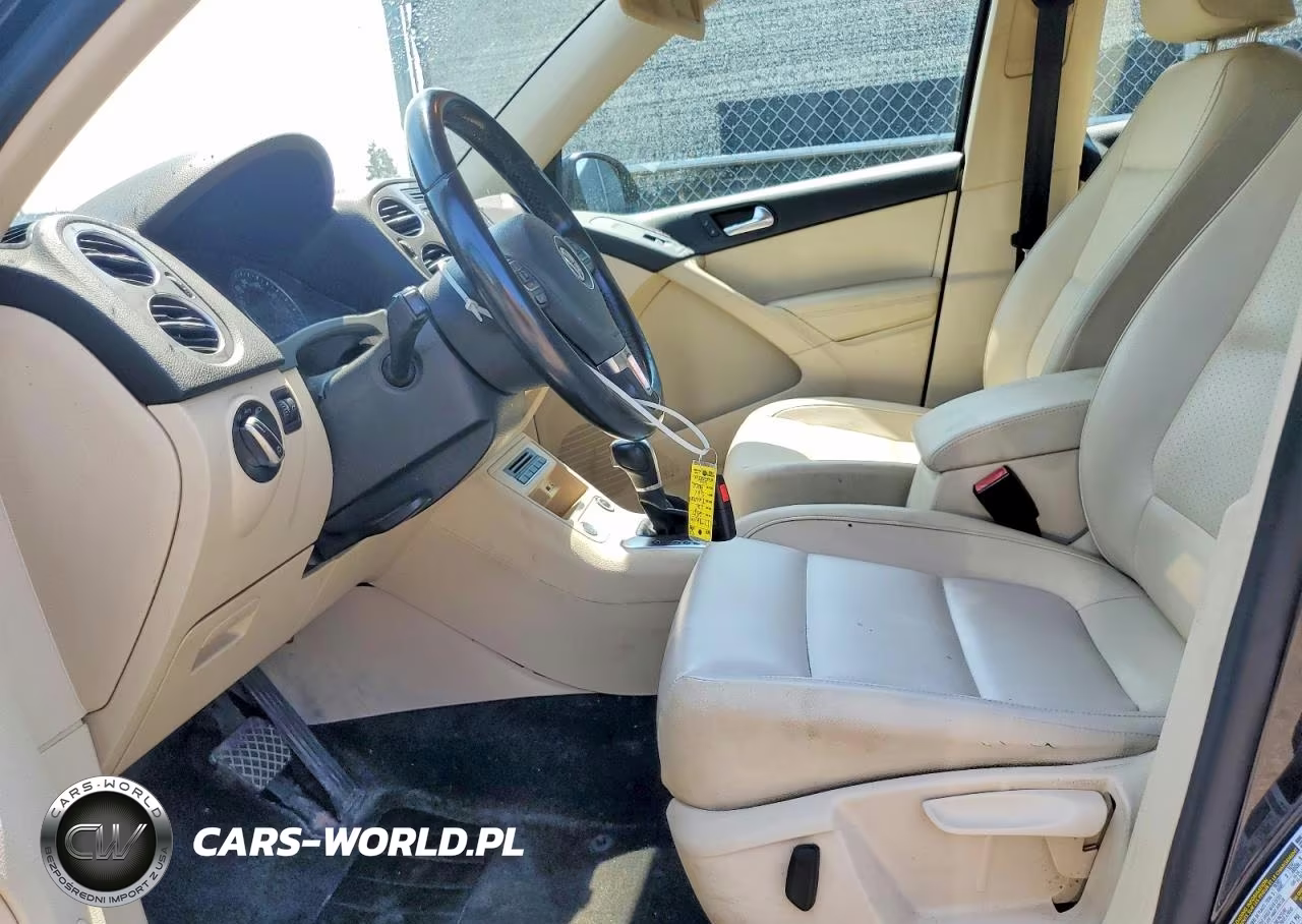 2017 Volkswagen Tiguan S VIN:WVGAV7AX7HK006674 - 7