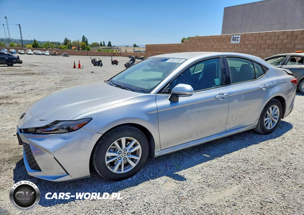 2026 Toyota Camry Le – zdjęcie 1 z 12