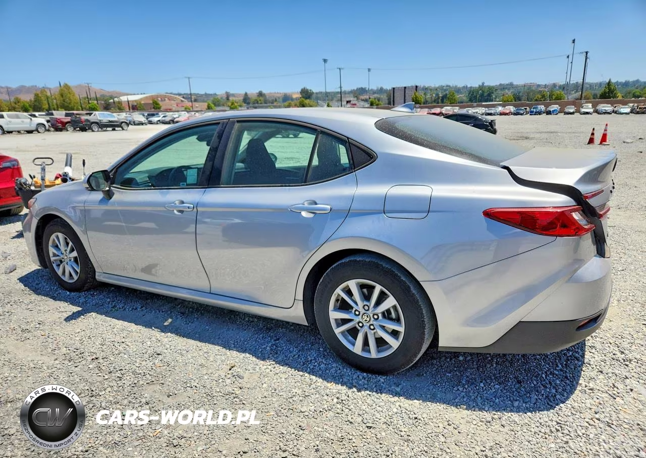 2026 Toyota Camry Le VIN:4T1DAACK2TU227135 - 2