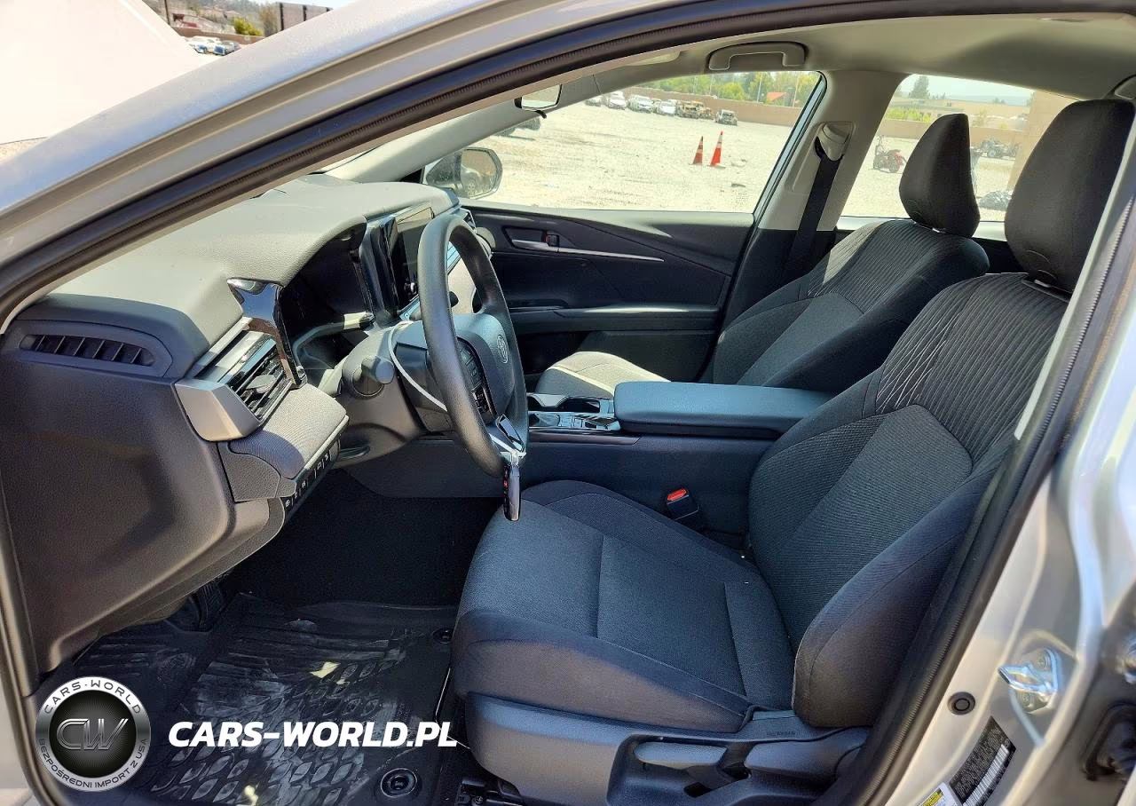 2026 Toyota Camry Le VIN:4T1DAACK2TU227135 - 7