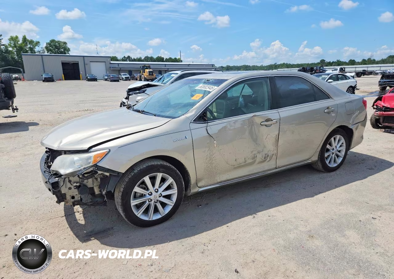 2014 Toyota Camry Hybrid Xle – zdjęcie 1 z 12