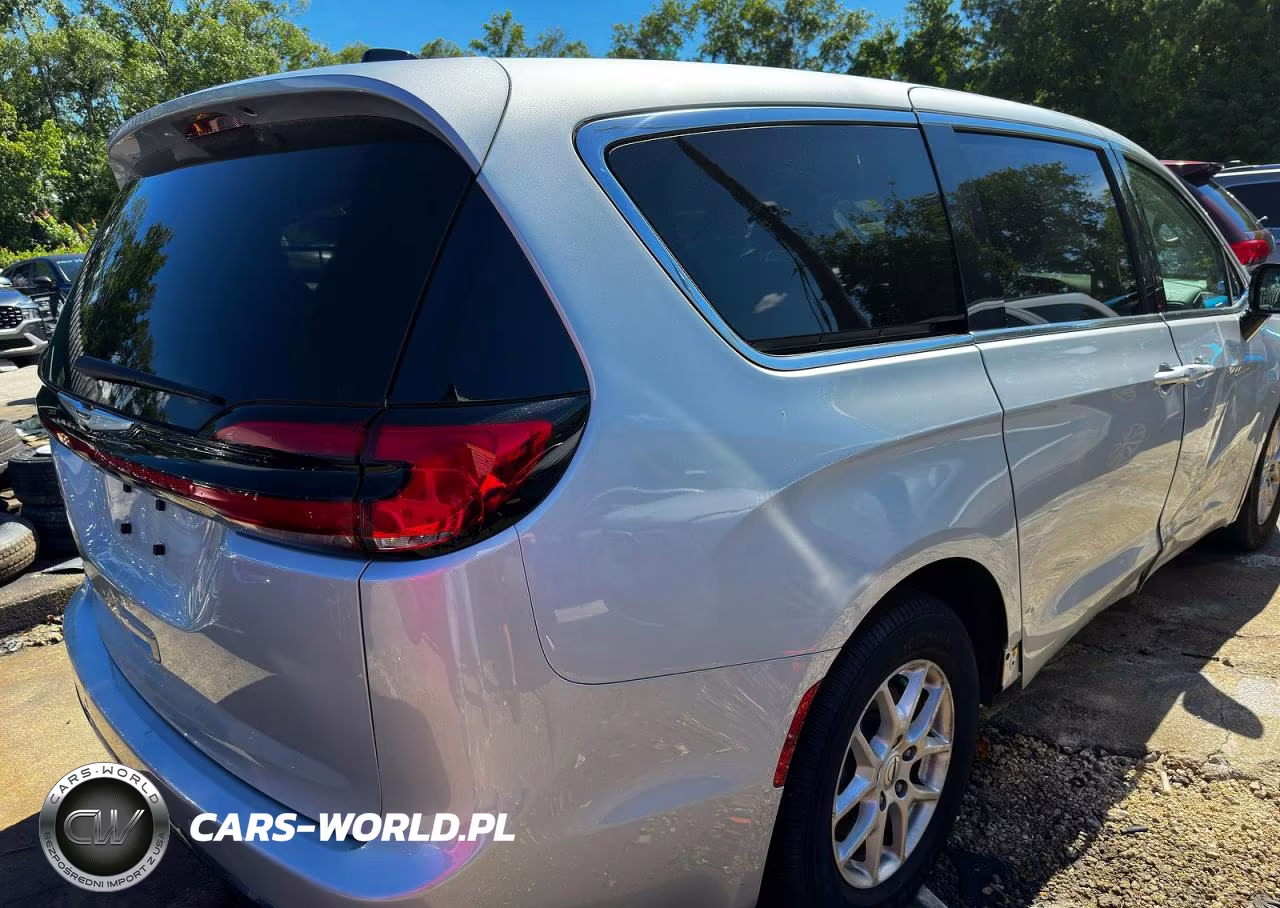 2024 Chrysler Pacifica Touring L VIN:2C4RC1BG9RR125838 - 4