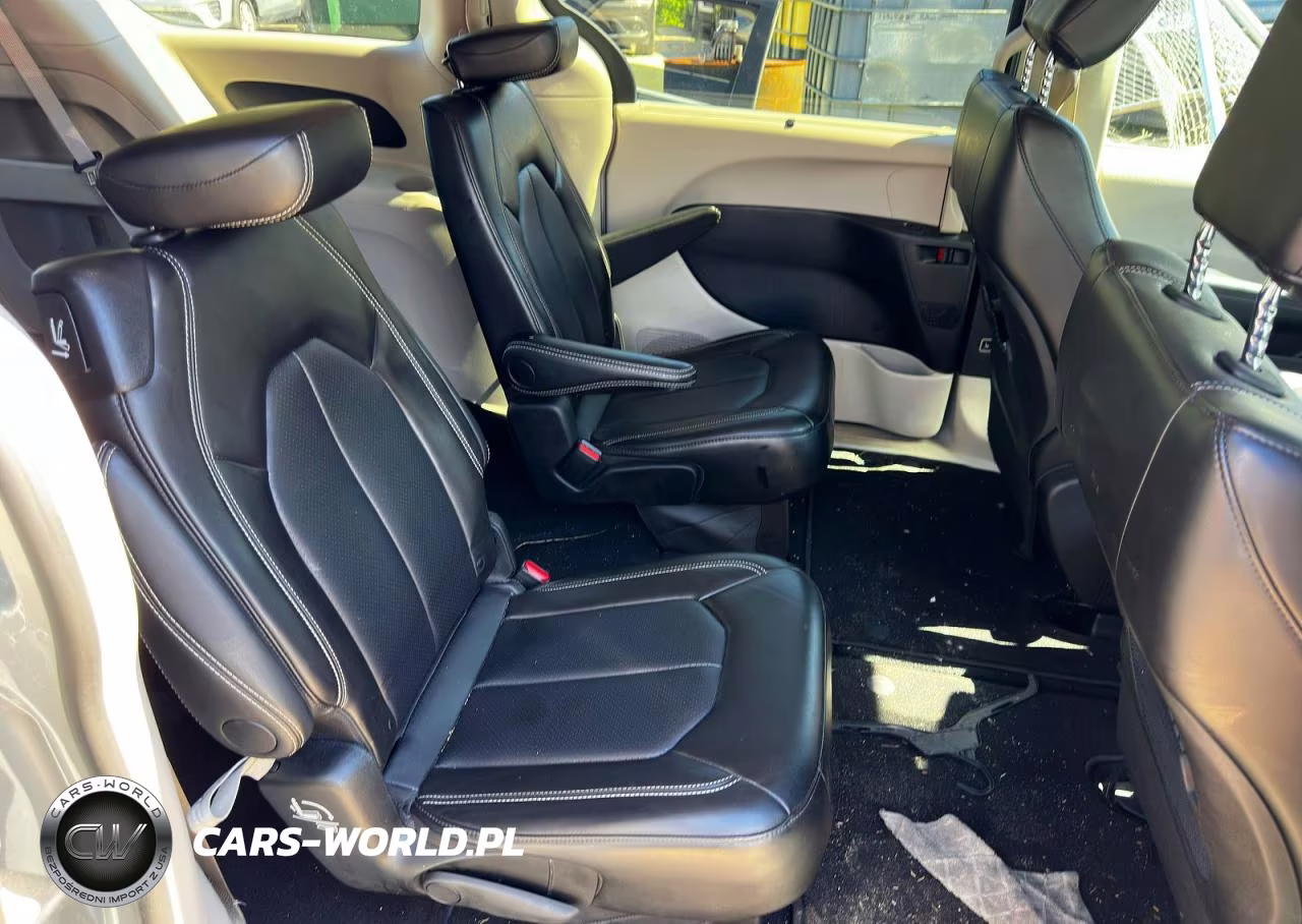 2024 Chrysler Pacifica Touring L VIN:2C4RC1BG9RR125838 - 6