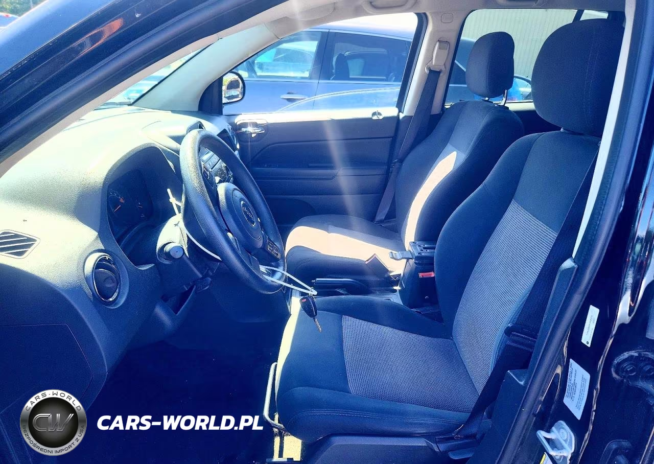 2015 Jeep Compass Sport VIN:1C4NJCBA2FD436716 - 7