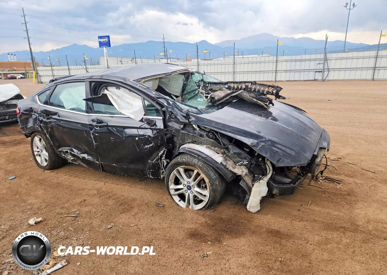 2018 Ford Fusion VIN:3FA6P0LUXJR173777 - 4
